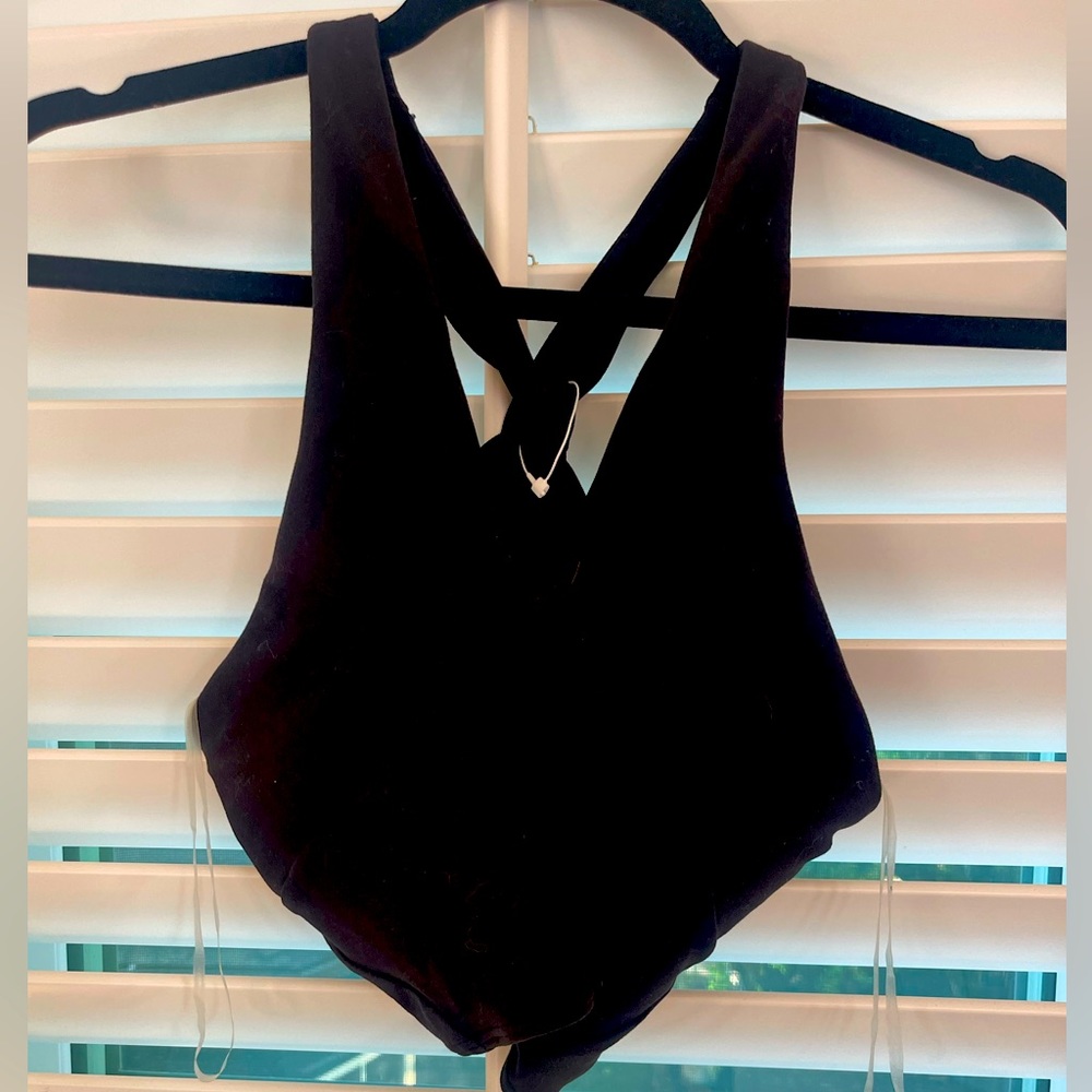 Lululemon crop tank- NWOT- 8